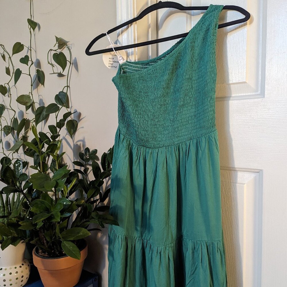 Green One-Shoulder Maxi Dress
